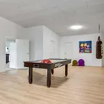 12 Bedroom In