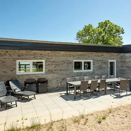 12 Bedroom In