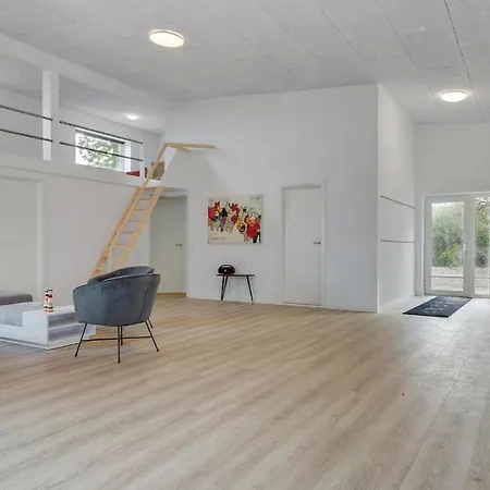 12 Bedroom Nice In *