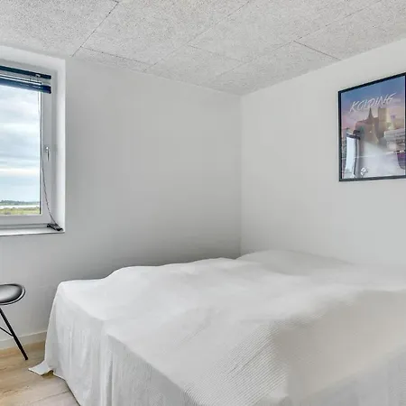 12 Bedroom In